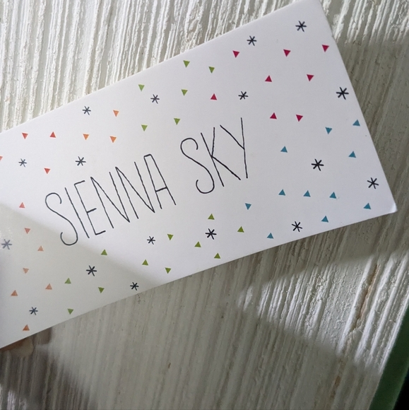 Sienna sky NWT skirt - Picture 3 of 5